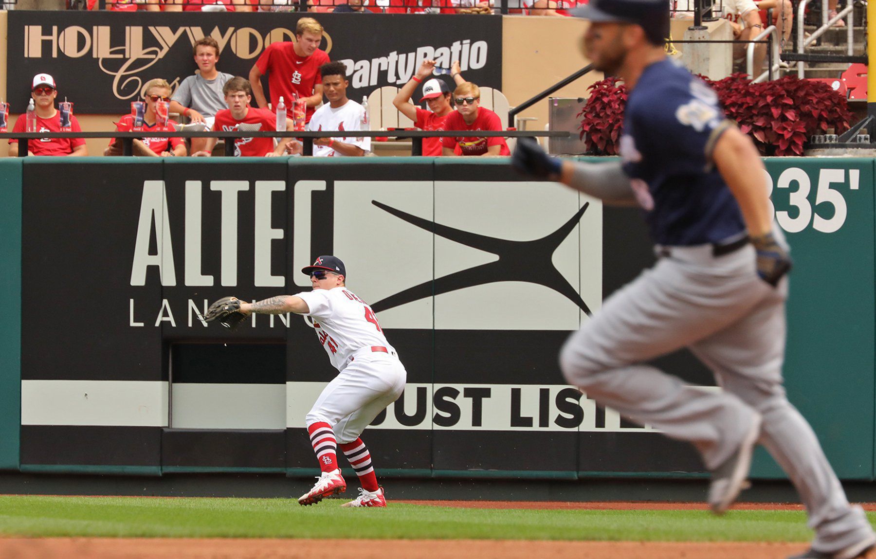 Close doesn't count as Cards lose to Brewers 2-1